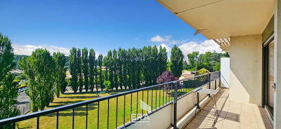 Appartement - 110 m² - 5 pièces