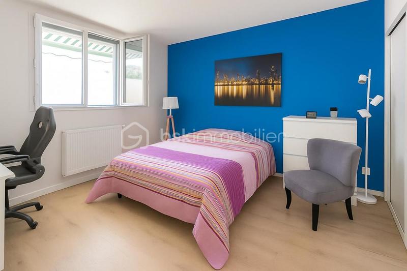 Propriété - 227 m² - 9 pièces
