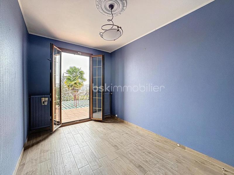 Propriété - 136 m² - 6 pièces