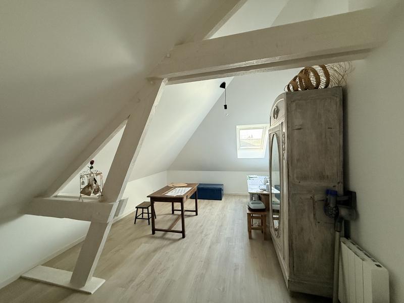 Maison traditionnelle - 166 m² - 9 pièces