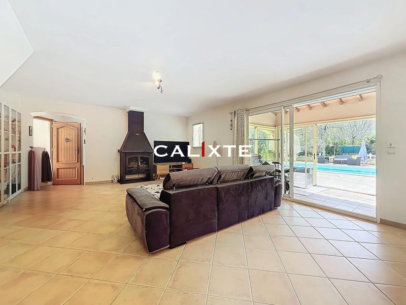 Villa - 215 m² - 5 pièces