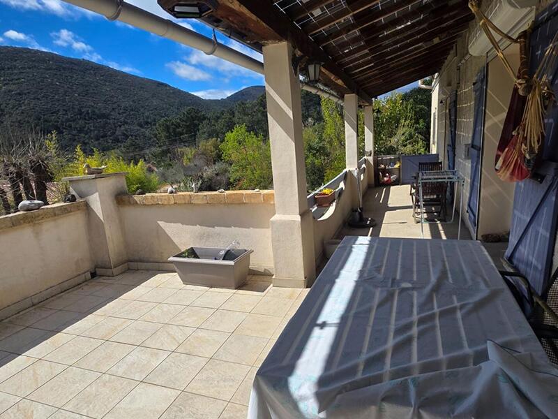 Maison provençale - 141 m² - 6 pièces