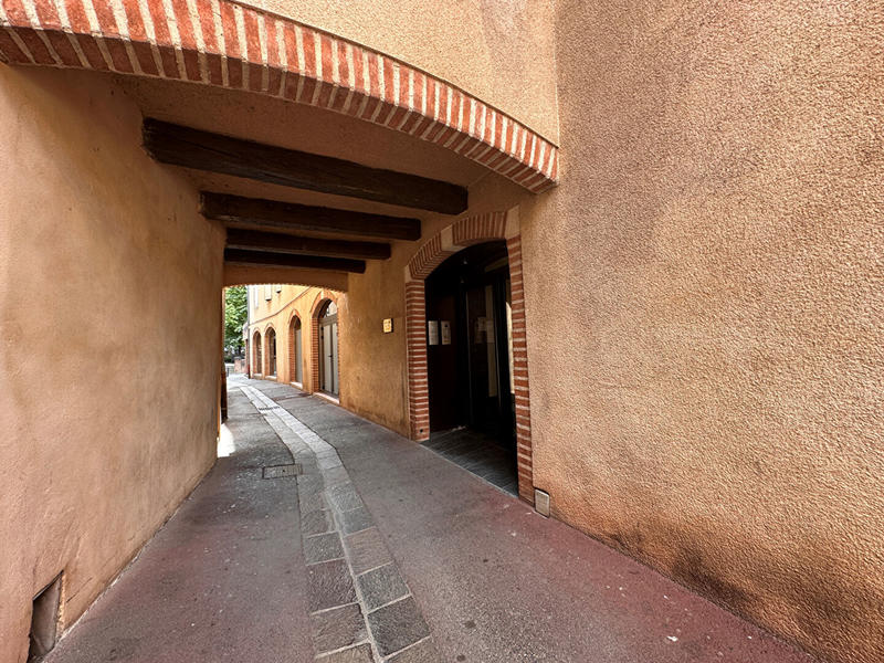 Local commercial - 250 m² - 5 pièces