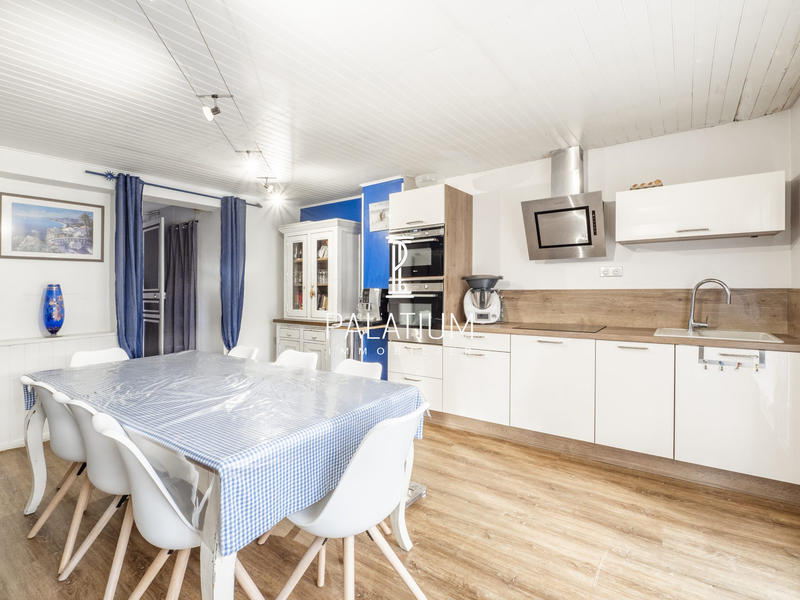 Maison - 236 m² - 7 pièces