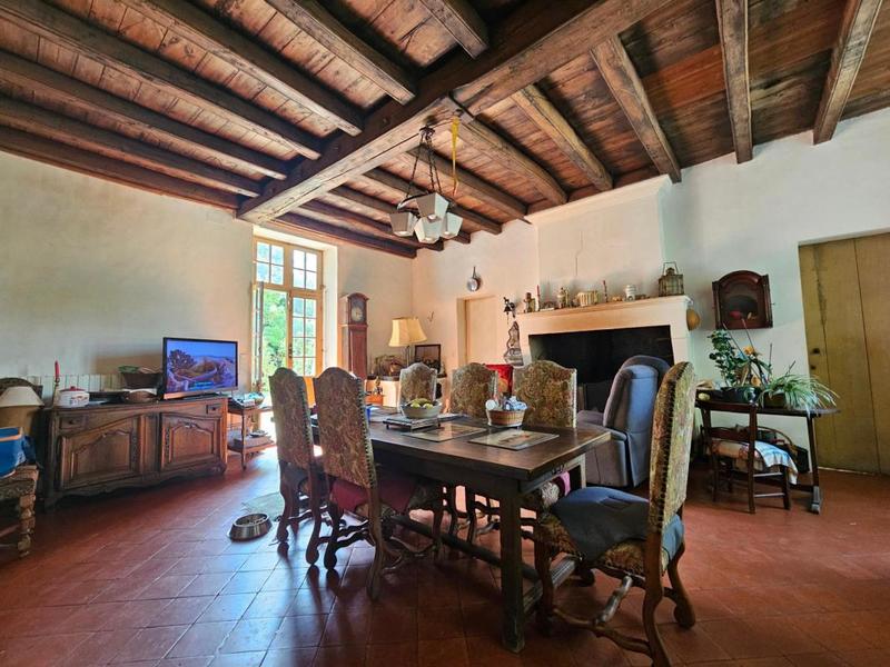 Maison - 292 m² - 10 pièces