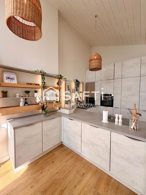 Maison - 241 m² - 7 pièces