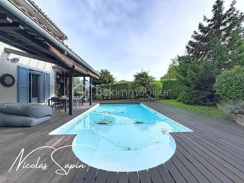 Maison - 152 m² - 6 pièces