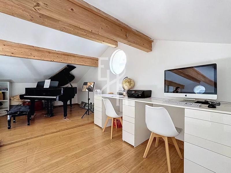 Villa - 200 m² - 8 pièces