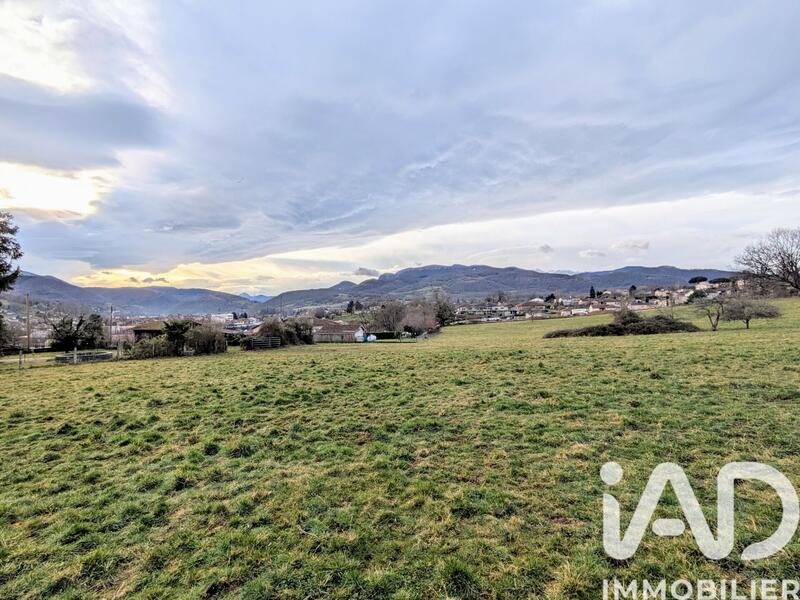 Terrain - 23 925 m²