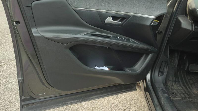 Peugeot 3008 1.6 BlueHDi 120 Eat6 Allure Business