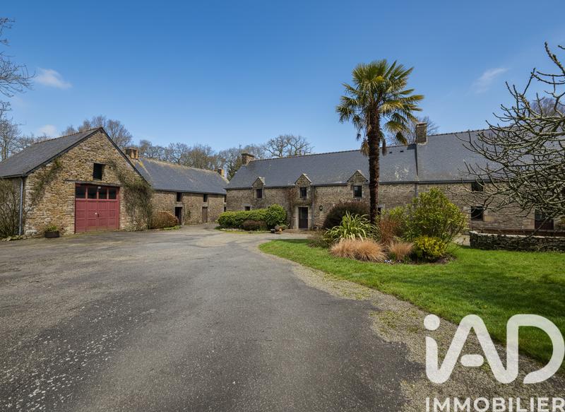 Maison - 246 m² - 7 pièces