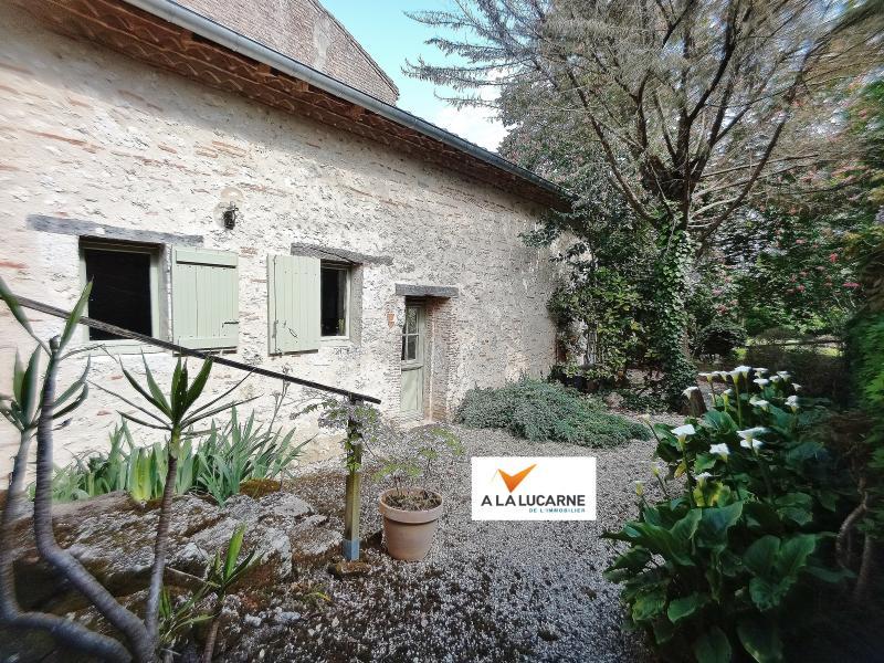 Maison - 255 m² - 9 pièces