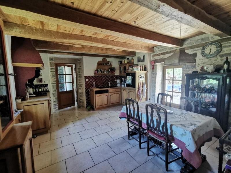 Propriété - 275 m² - 10 pièces