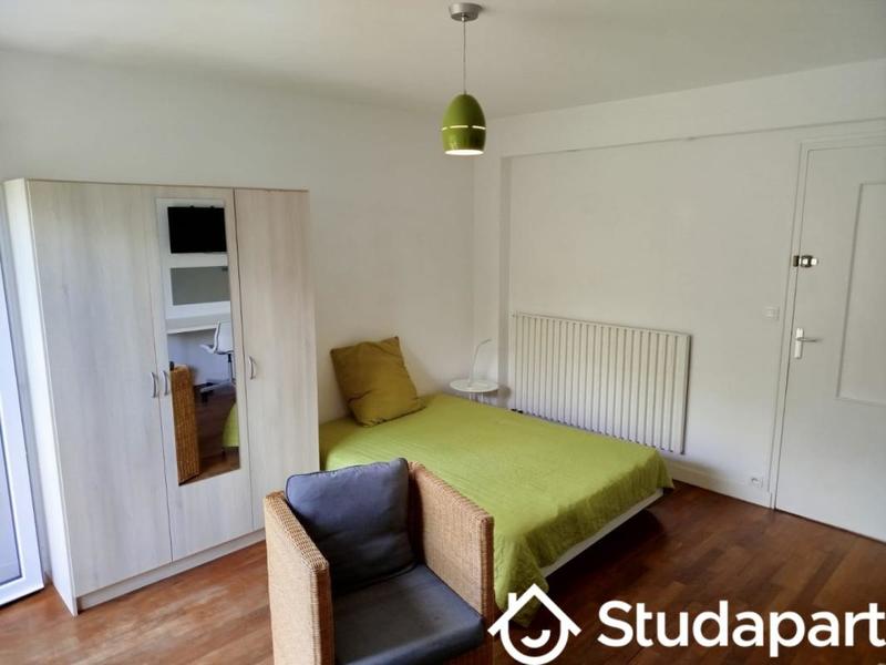 Chambre - 10 m² - 1 pièce