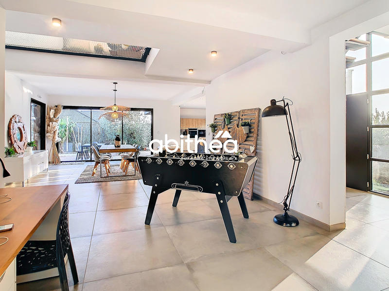 Maison - 281 m² - 11 pièces