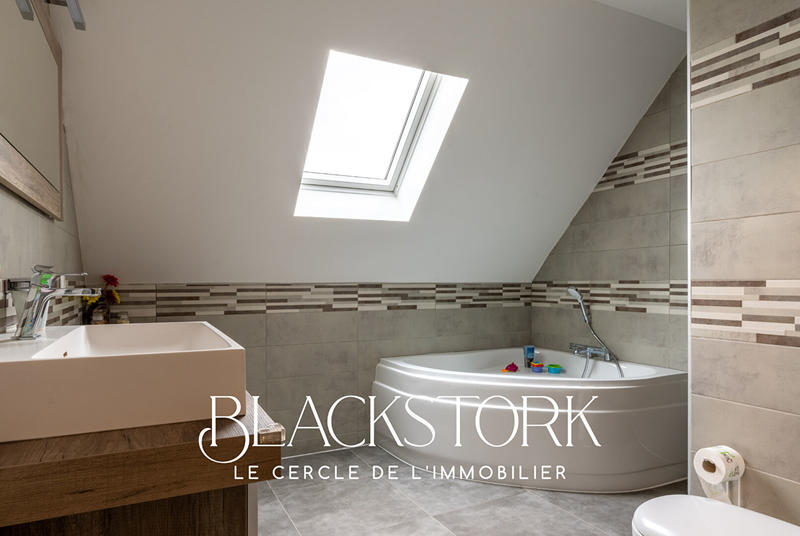 Maison - 90 m² - 6 pièces