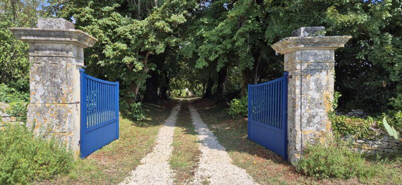 Propriété - 229 m² - 7 pièces