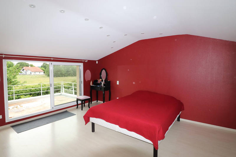 Villa - 192 m² - 6 pièces