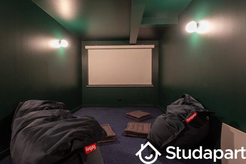 Chambre - 10 m² - 1 pièce