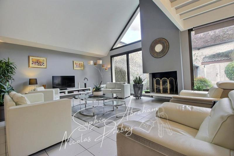 Maison - 283 m² - 8 pièces