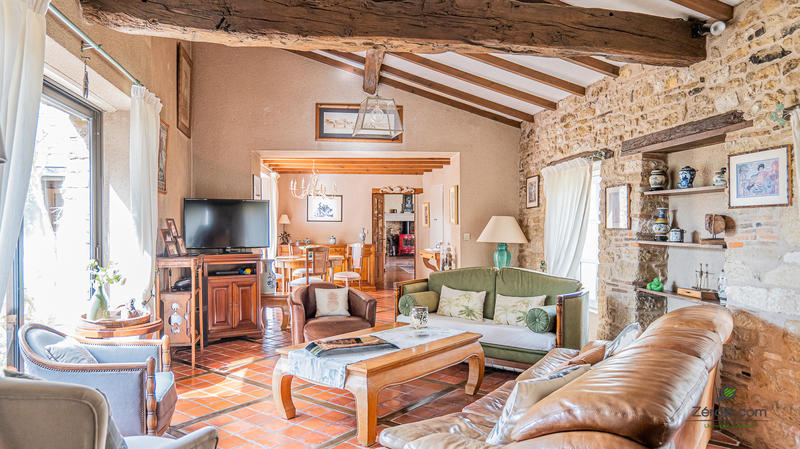 Maison - 320 m² - 9 pièces