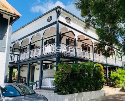 Local commercial - 467 m² - 8 pièces