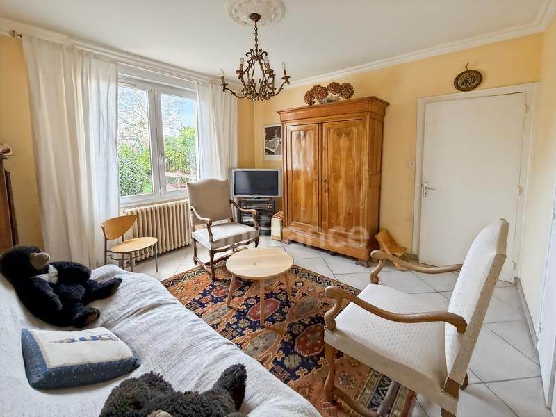 Maison - 121 m² - 6 pièces