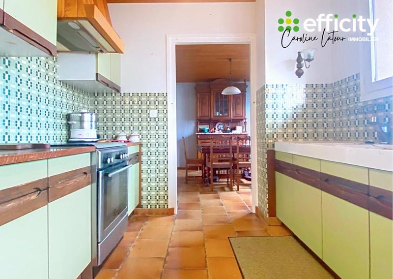 Maison - 310 m² - 6 pièces