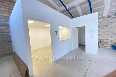 Local commercial - 84 m²