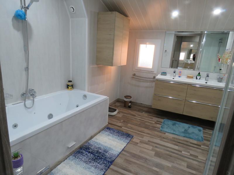 Maison - 198 m² - 7 pièces