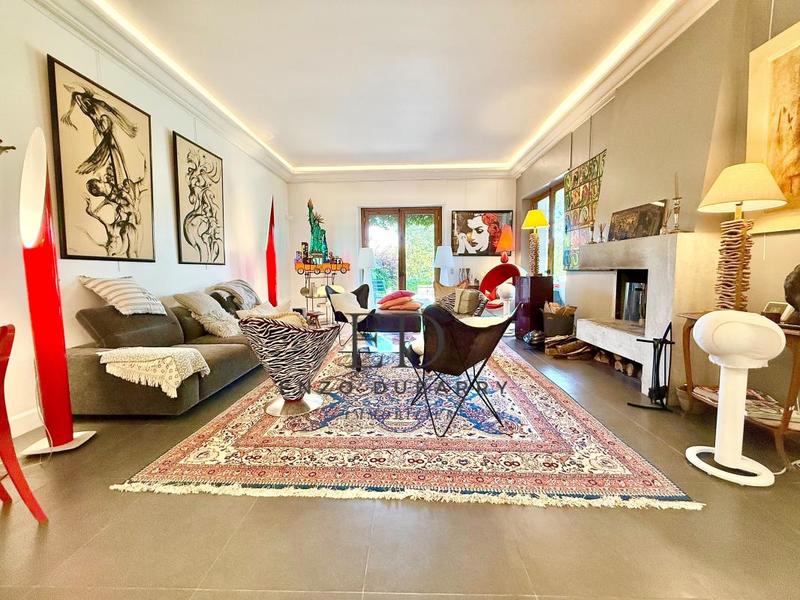 Appartement - 167 m² - 5 pièces