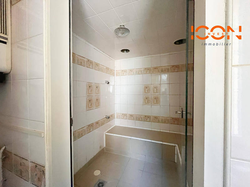 Maison - 217 m² - 8 pièces