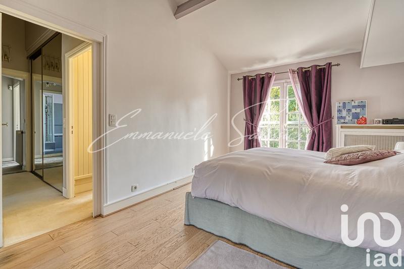 Maison - 227 m² - 9 pièces