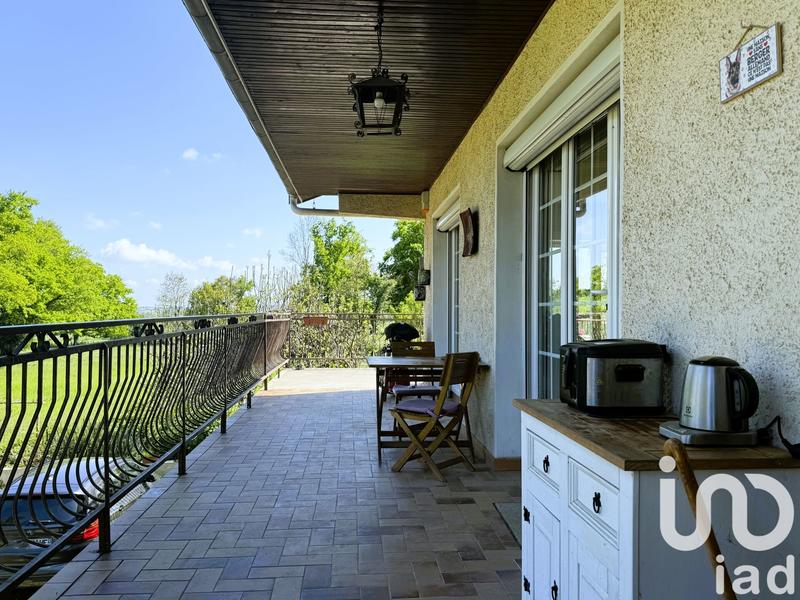 Maison - 220 m² - 5 pièces