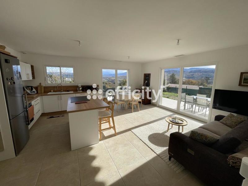 Villa - 90 m² - 4 pièces