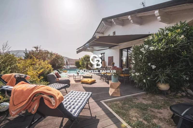 Maison - 179 m² - 7 pièces