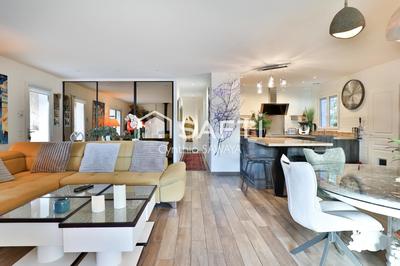 Maison - 122 m² - 4 pièces