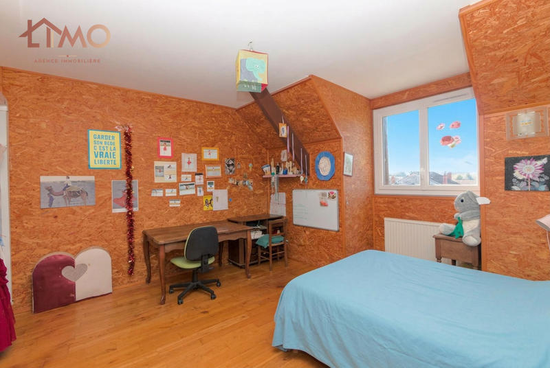 Maison - 300 m² - 12 pièces