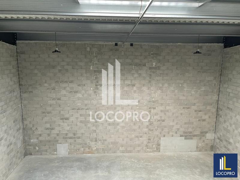 Local d'activité / Entrepôt - 334 m²