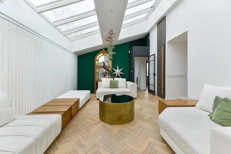 Maison - 450 m² - 21 pièces