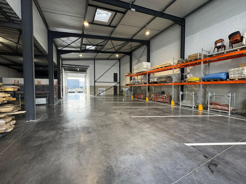 Entrepôt - 1 008 m² - 6 pièces