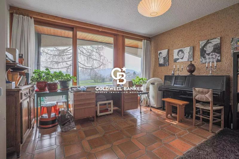 Maison - 250 m² - 7 pièces