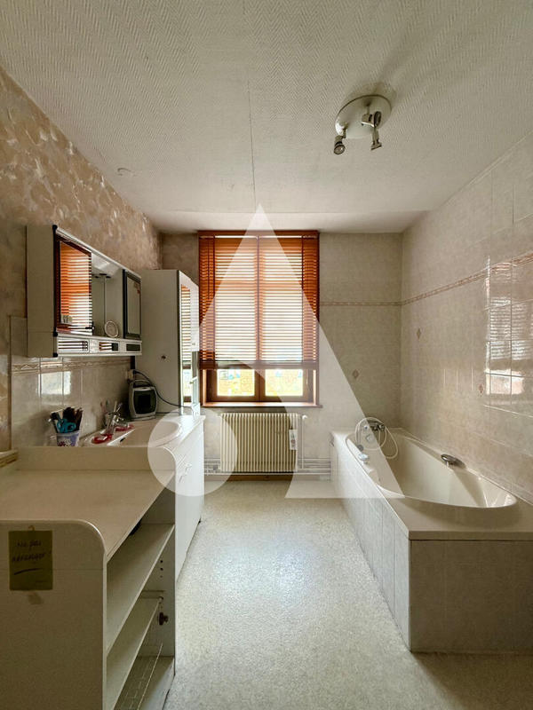 Maison - 180 m² - 7 pièces