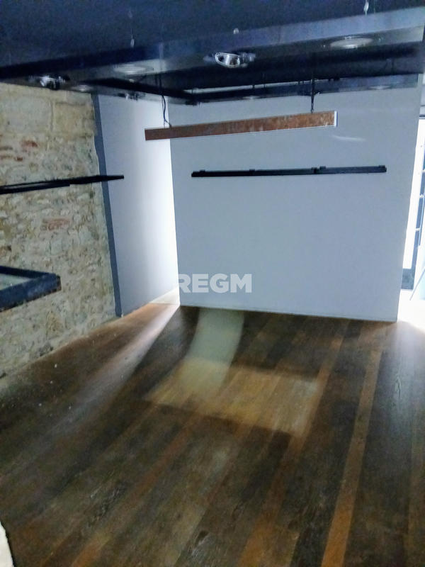 Local commercial - 310 m²