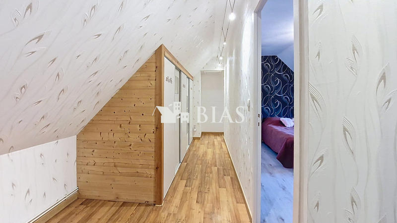 Maison traditionnelle - 109 m² - 4 pièces