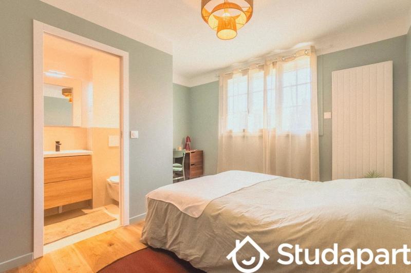 Chambre - 11 m² - 1 pièce