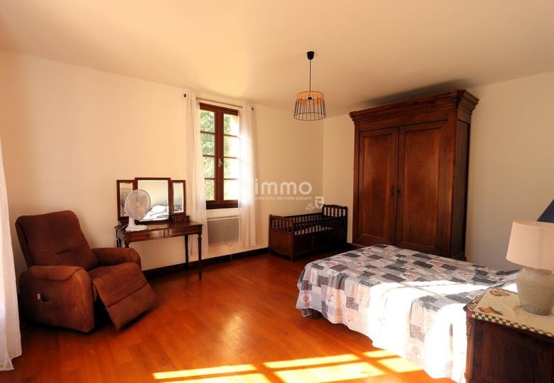 Maison - 184 m² - 7 pièces