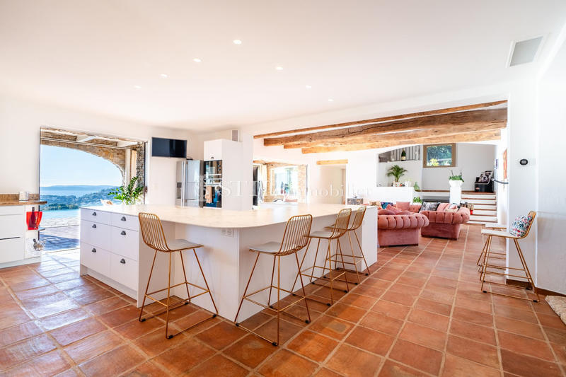 Villa - 350 m² - 6 pièces