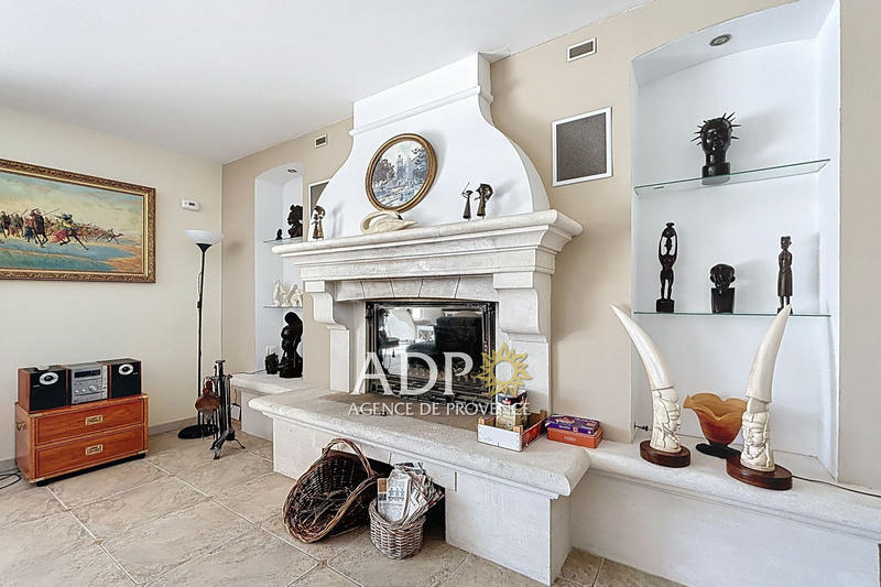 Maison - 300 m² - 7 pièces