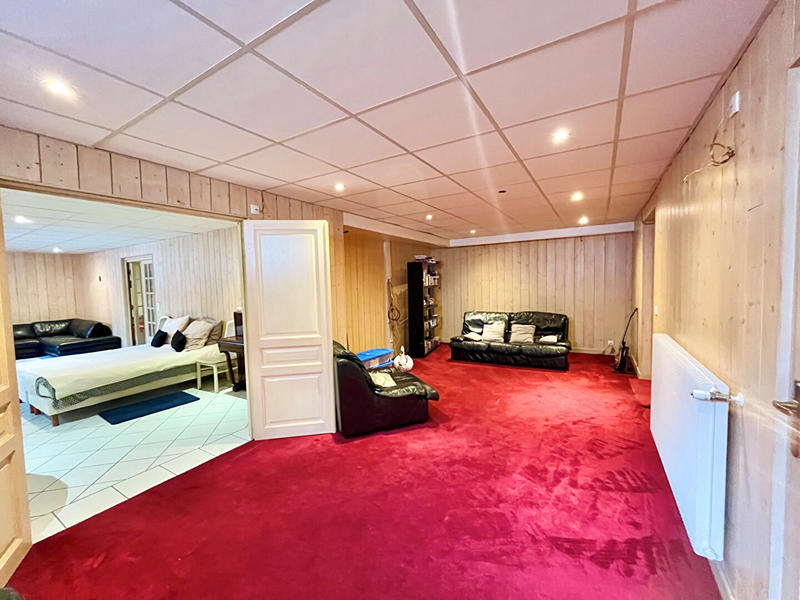 Maison - 361 m² - 10 pièces